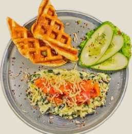 Скрембл с беконом и сыром